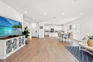 ハウス ベッド (複数台) キッチン ガーデンビュー (7022 Fontana) | レストラン