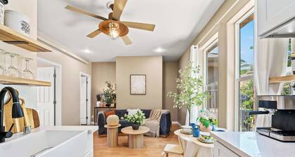 Tranquil Nature Retreat Private Patio & Cozy Charm