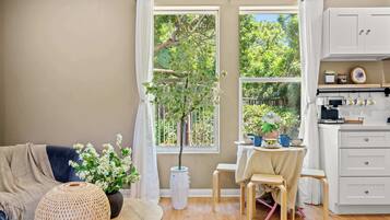 Casa, diversos llits, pati, vistes al jardí (16090 Chino Hills) | Interior