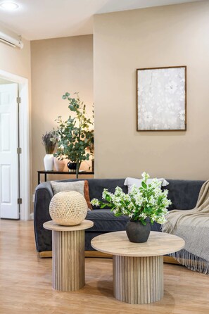 House, Multiple Beds, Patio, Garden View (16090 Chino Hills) | Living area