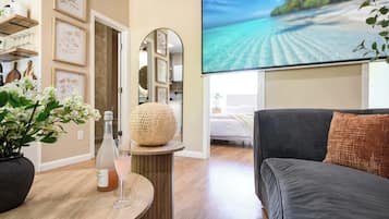 House, Multiple Beds, Patio, Garden View (16090 Chino Hills) | Interior