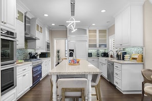 House, Multiple Beds, Pool Access, Pool View (2312 Rowland Heights) | Private kitchen