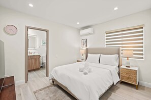House, Multiple Beds, Patio, Garden View (325 A-2 West Covina ) - Modern New 3B Home Fully Stocked & Cozy & Sunlight (Baldwin Park)