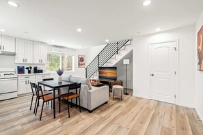 アパートメント ベッド (複数台) パティオ ガーデンビュー (1610 Alhambra - 30+ Nights) | 内装