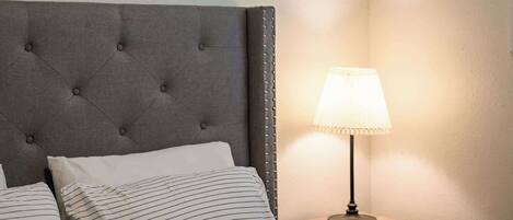 Maison, Plusieurs lits, patio, vue sur le jardin (1131 West Covina) | 4 chambres, décor unique, ameublement unique, literie fournie