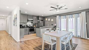 House, Multiple Beds, Patio, Garden View (1131 West Covina) | Dining