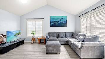 House, Multiple Beds, Patio, Garden View (1477-2 Ontario) | Living area | 42-inch flat-screen TV with digital channels, fireplace