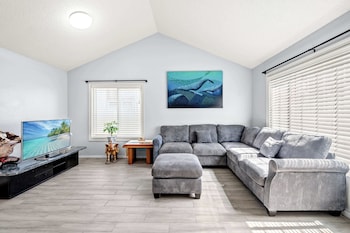 Perfect Family Getaway w Garden Near ONT Airport