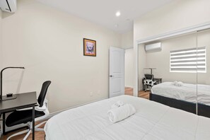 獨棟房屋, 2 張加大雙人床, 庭院, 花園景觀 (3848 Rosemead) | 2 間臥室、免費無線上網