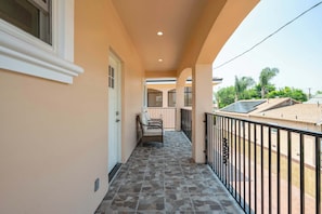 House, 2 Queen Beds, Patio, Garden View (3848 Rosemead) | Terrace/patio - Modern Getaway Near Pasadena & Dtla (Rosemead)