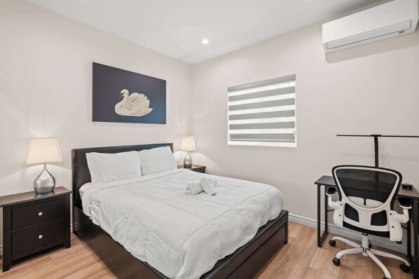 Casa, 2 camas Queen, varanda, vista para o jardim (3848 Rosemead) | 2 quartos, Wi-Fi de cortesia