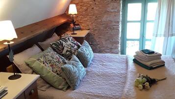 1 chambre, fer et planche Ă repasser, draps fournis