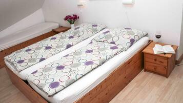 3 bedrooms, free WiFi, bed sheets