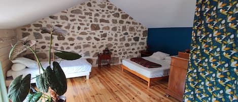 1 chambre, fer et planche Ă repasser, Wi-Fi, draps fournis