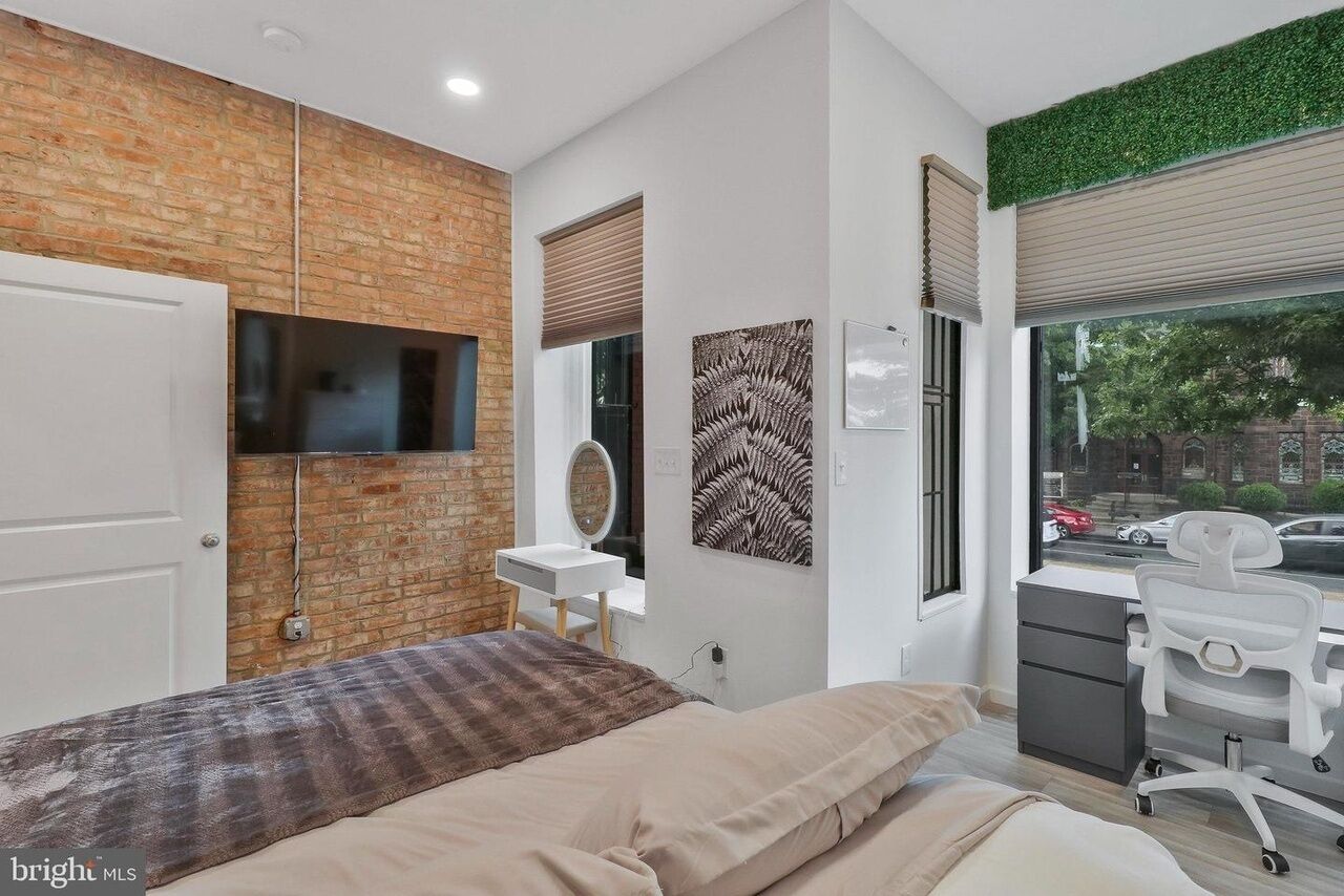 Dc Flat, 2br  1ba  Chic - 貝塞斯達