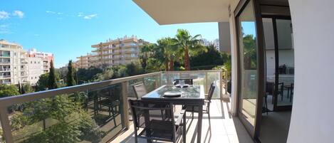 Appartement Confort, 2 chambres, balcon, en bord de piscine | Terrasse/Patio