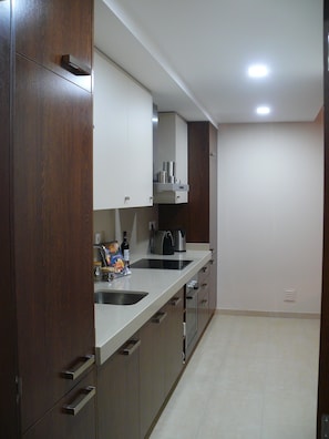 Comfort Apartment, 2 Bedrooms, Balcony, Poolside | Private kitchen