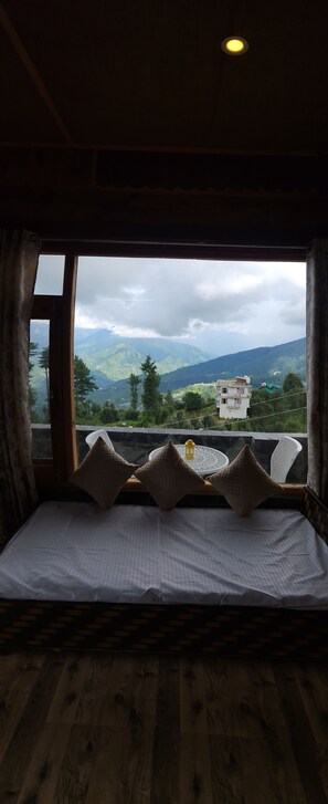Deluxe Double Room, Mountain View | Premium bedding, memory-foam beds, desk, laptop workspace
