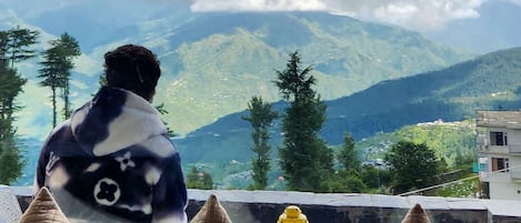 Ropa de cama de alta calidad, colchones con efecto memoria y escritorio