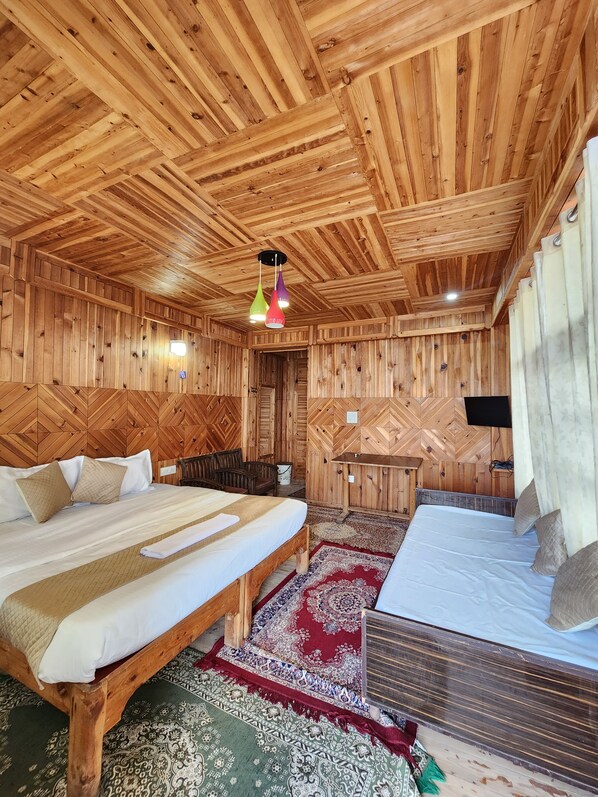 Deluxe Double Room, Mountain View | Premium bedding, memory foam beds, desk, laptop workspace