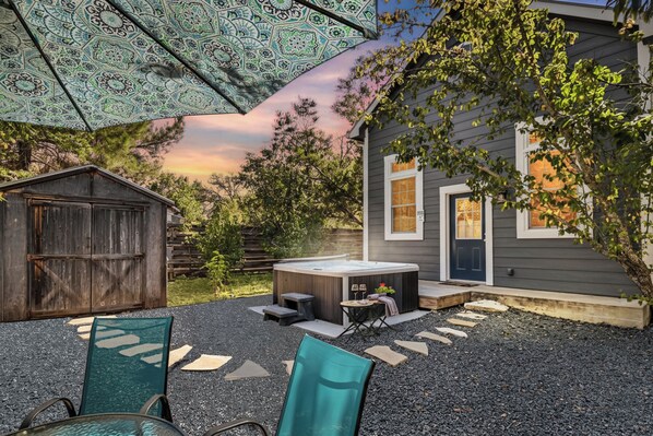 Terrace/patio - Cottage Creek Retreat l Hot Tub, Pet Friendly Yard, & 1.2 Acres Near Main St (Fredericksburg)