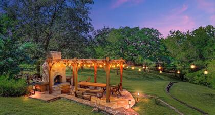 Cottage Creek Retreat l Hot Tub, Pet Friendly Yard, & 1.2 Acres Near Main St