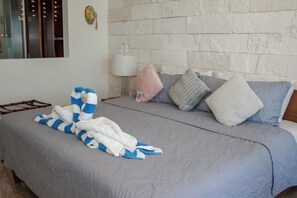 3 bedrooms, iron/ironing board, WiFi, bed sheets - Beachfront apartment in Akumal U3 (Akumal)
