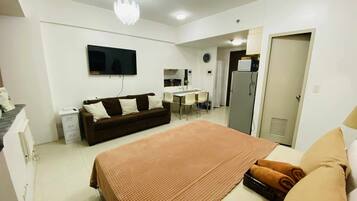 Studio, Balcony, City View | Free WiFi