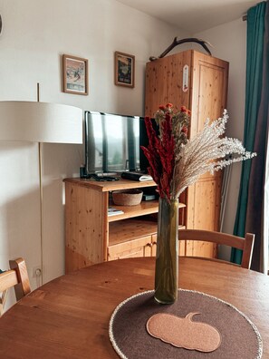 Interior - YCI 66, 2-Star Furnished Apartment - Les Angles (Les Angles)