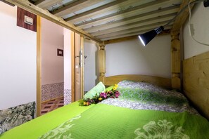 Laptop workspace, soundproofing, iron/ironing board, free WiFi - Hostel Put Svile-Hostel Silk Road (Subotica)