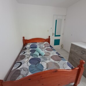 2 bedrooms, Internet, bed sheets