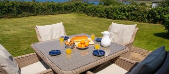 Cefnfor, Newport - Four Bedroom Cottage, Sleeps 6