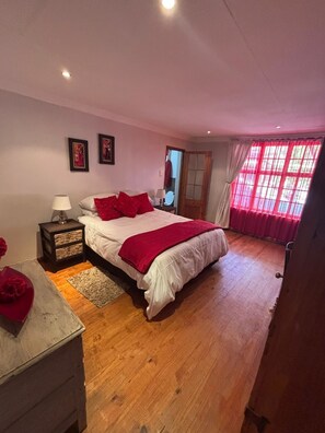 2 bedrooms, internet, bed sheets