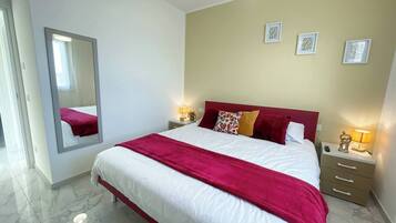 2 Schlafzimmer, Bügeleisen/Bügelbrett, Bettwäsche