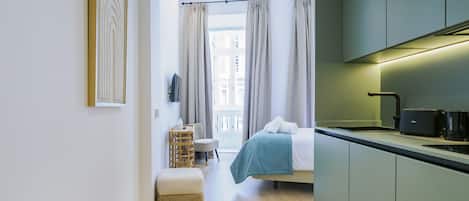 Free WiFi, bed sheets