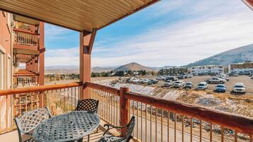 Bloc d'apartaments, 4 dormitoris, balcó | Balcó