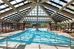 Indoor pool, 2 outdoor pools