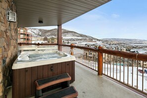 Presidentieel appartement, 4 slaapkamers, balkon | Privéspabad