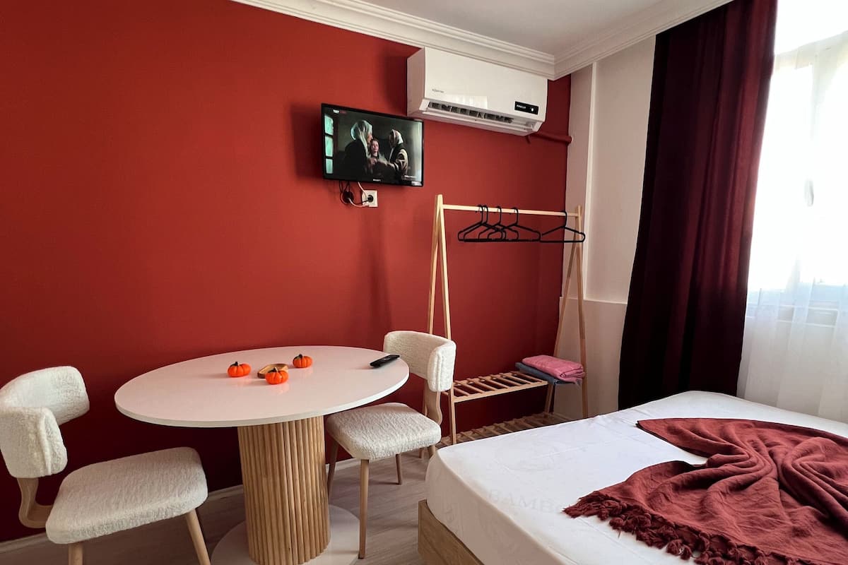 Standard Apartment, 1 Double Bed | Living area