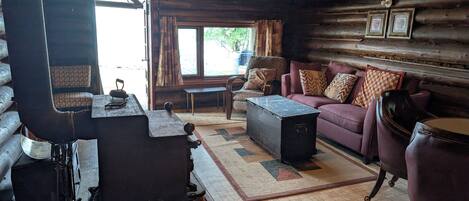 المنشأة من الداخل