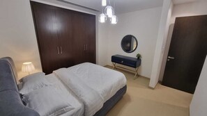 2 bedrooms, iron/ironing board, free WiFi, bed sheets
