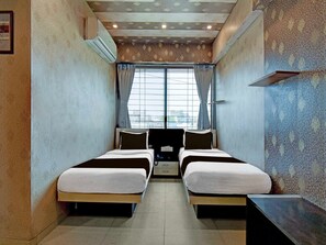 House | 1 bedroom - Collection O Chakan Midc Pune (Rajgurunagar)
