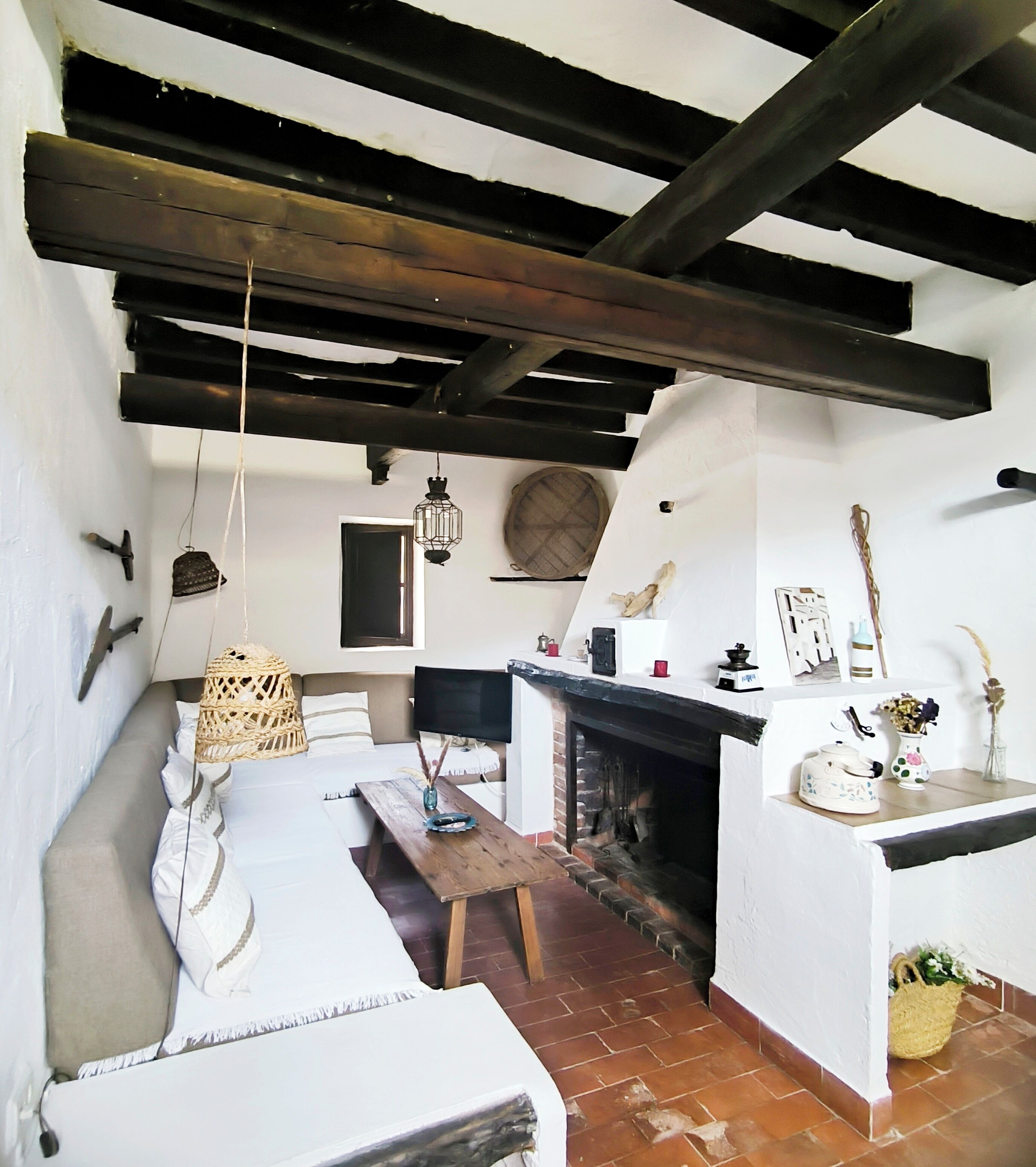 Televisie en een open haard