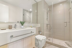 Senior Apartment | Bathroom