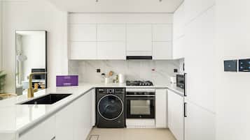 Design Apartment | Private kitchen | Microwave, oven, stovetop, coffee/tea maker