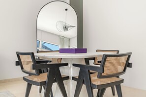 Exclusive Apartment | In-room dining