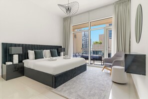Exclusive Apartment | Egyptian cotton sheets, premium bedding, memory foam beds, in-room safe
