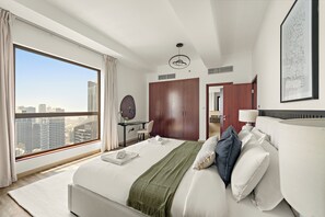 Standard Apartment | Egyptian cotton sheets, premium bedding, in-room safe - Silkhaus Amwaj 4 (Dubai)