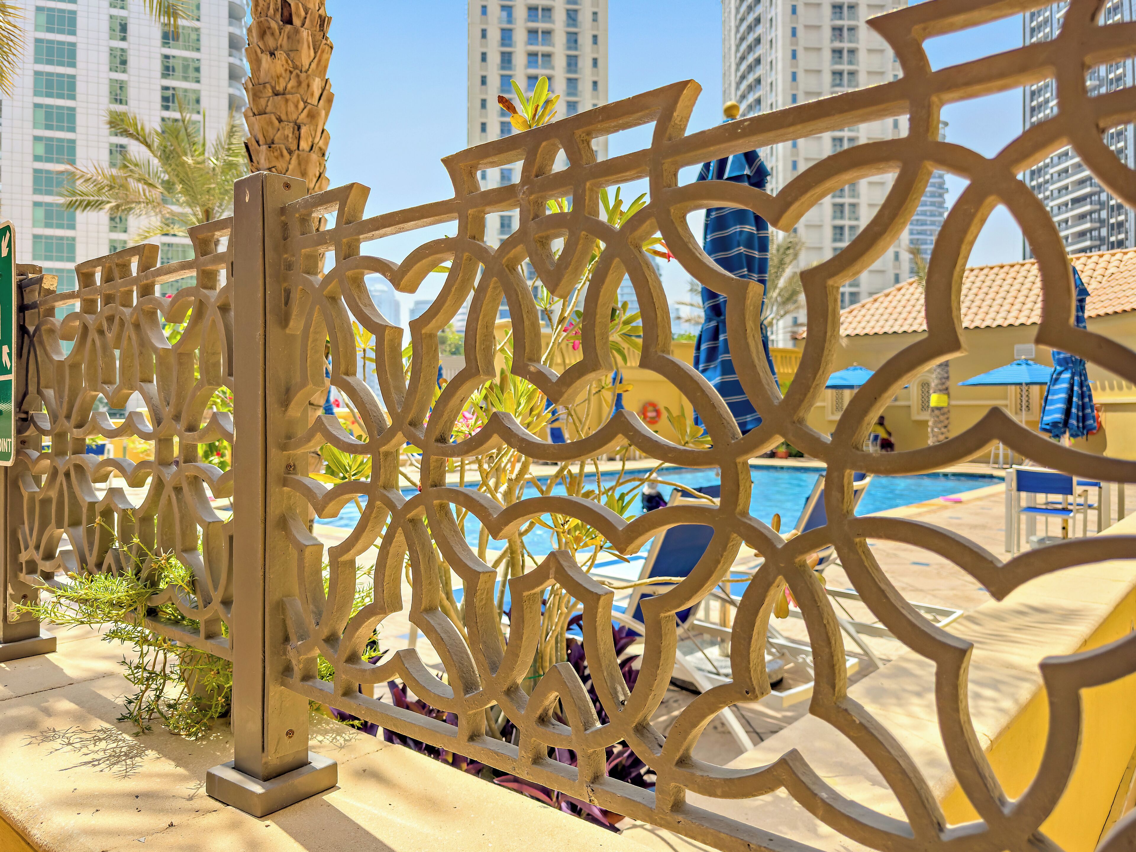 حمّام سباحة خارجي