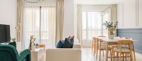 Appartement Ălite | Aire de sĂ©jour | TĂ©lĂ©viseur connectĂ© de 50 po avec tĂ©lĂ©vision numĂ©rique